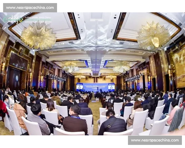 圆桌讨论：探讨未来科技发展对社会变革的深远影响与挑战